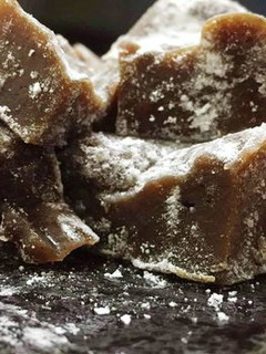 自製超簡單過年零嘴-黑糖蓮藕涼糕 的食譜成品照片