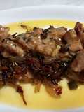 Solomillos de pollo con verduras y queso