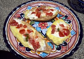 Molletes gratinados