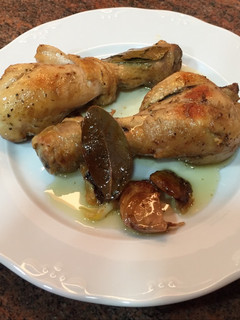 Una foto de Pollo al ajillo