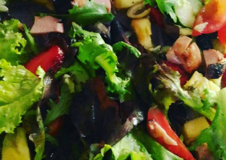 Langkah Mudah Membuat Fruit &amp; Vegetable Salad with Sausage (olive oil dressing) Menggugah Selera