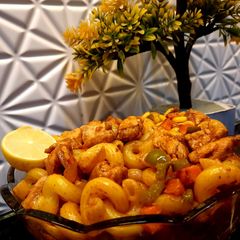 A picture of Chicken Macroni.