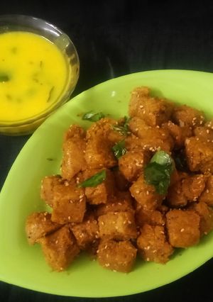 દૂધી ના મુઠીયા (Dudhi Muthia Recipe In Gujarati) રેસીપી મુખ્ય ફોટો