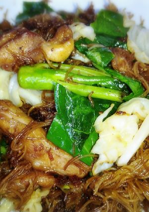 รูปของ เส้นหมี่ผัดซีอิ๊วไก่