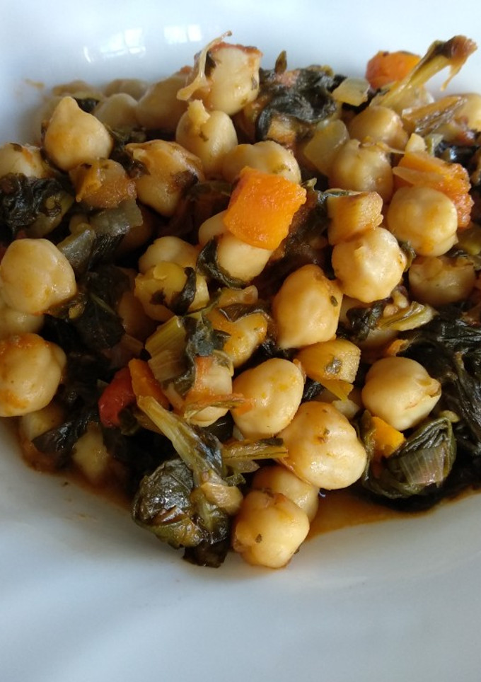 Una foto de Pisto de acelgas y garbanzos