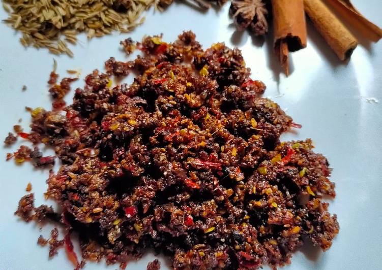 Bagaimana Menyiapkan Garam Masala, Lezat Sekali