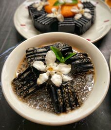 thạch đen hạt chia