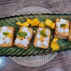A picture of Sweet and salty mango bites.