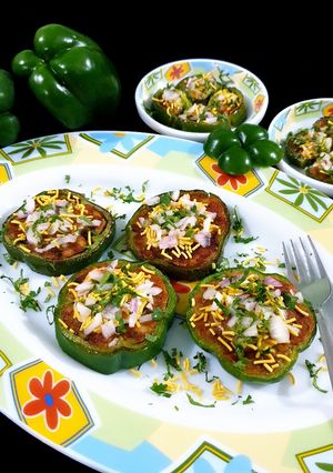A picture of Capsicum Tikki Chaat.