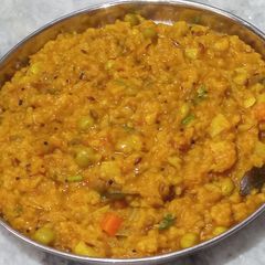 A picture of Vegetable masala khichadi.