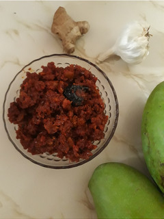 કેરીનું ખાટું અથાણું (Keri khatu athanu recipe in Gujarati) રેસીપી મુખ્ય ફોટો