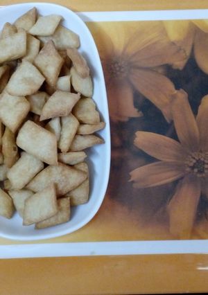 A picture of Jar snacks.
