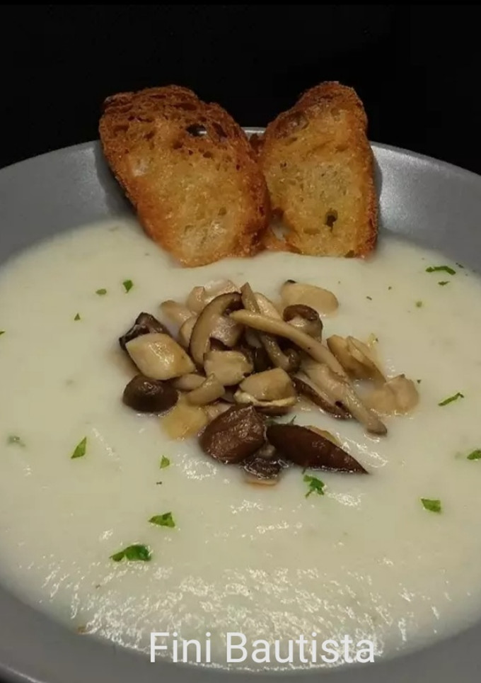 Una foto de Crema de coliflor y nabo