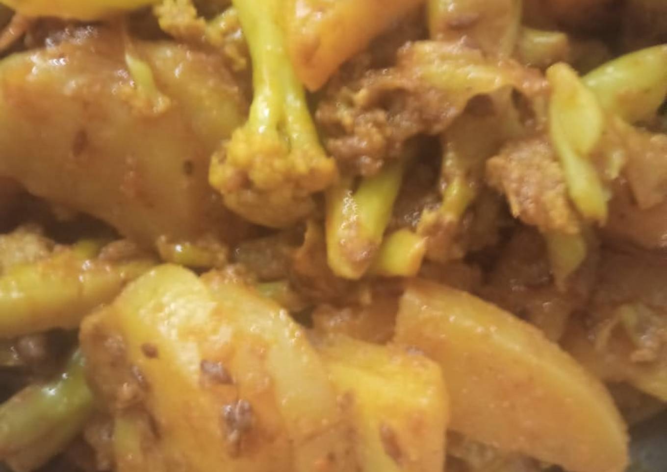 Cauliflower and potato sabzi