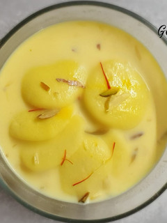 A picture of Rasmalai.