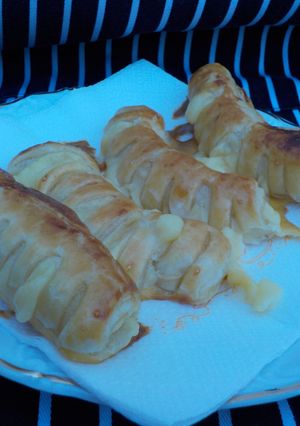 Una foto de Gusanos de hojaldre rellenos de crema