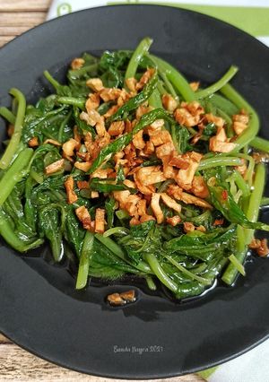 Foto resep Tumis Bayam Bawang Putih