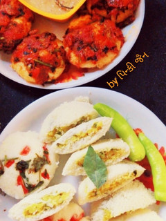 ટુ ટાઈપ્સ ઈડલી (Idli Recipe In Gujarati) રેસીપી મુખ્ય ફોટો