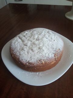 Una foto de Bizcocho de canela y natillas