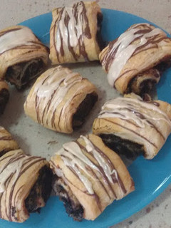 Una foto de Bollitos rellenos de crema de cacao y leche con galleta oreo