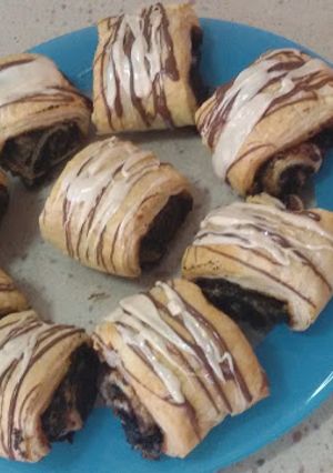 Foto principal de Bollitos rellenos de crema de cacao y leche con galleta oreo