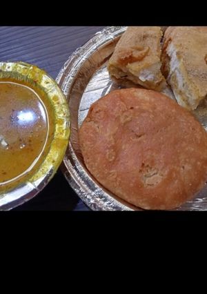 खस्ता कचोरी(khasta kachori recipe in hindi) रेसिपी मुख्य फोटो
