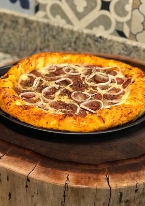 Foto de Pizza Calabreza com borda de Catupiry
