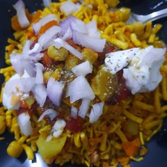 A picture of Chole chaat.