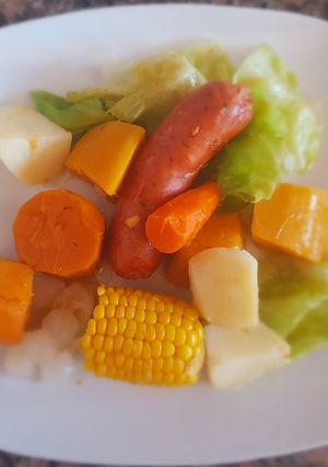 Una foto de Cocido simple, de vegetales y chorizo. #1receta1arból