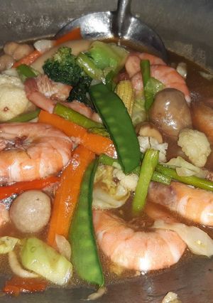รูปของ กุ้งผัดผักรวมน้ำฉ่ำๆ เด็กๆ ชอบ