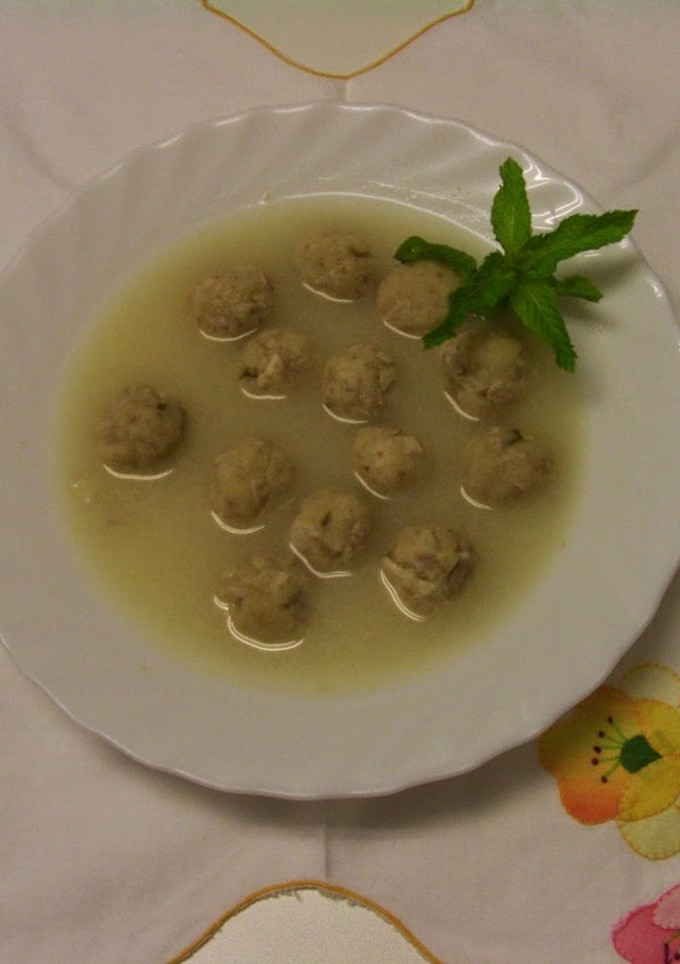 Una foto de Caldo  del  cocido con  albóndigas
