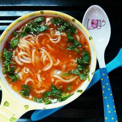 A picture of Maggie tomato soup.