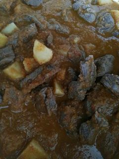 Una foto de Carne de ternera con patatas