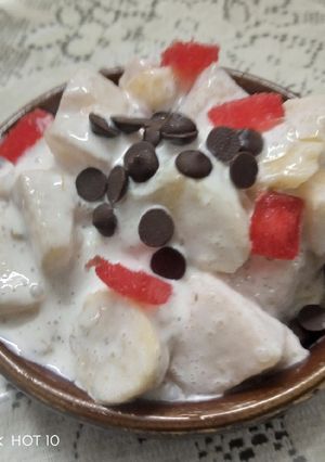 A picture of Tuti fruiti creamy fruit chaat.