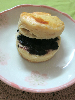 A picture of English Scones.