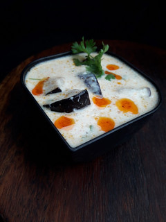 बैंगन का रायता (Baingan ka raita recipe in Hindi) रेसिपी मुख्य फोटो