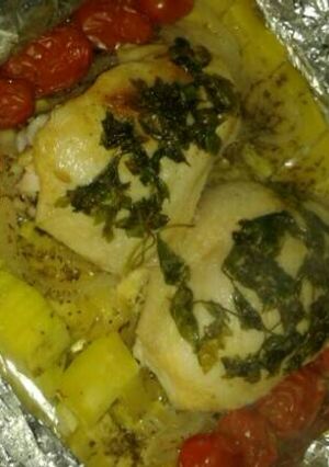 Una foto de Pollo al pesto con vegetales!