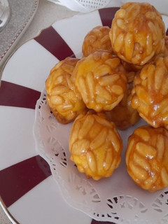 Una foto de Panellets de piñones o empiñonados