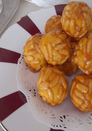 Una foto de Panellets de piñones o empiñonados