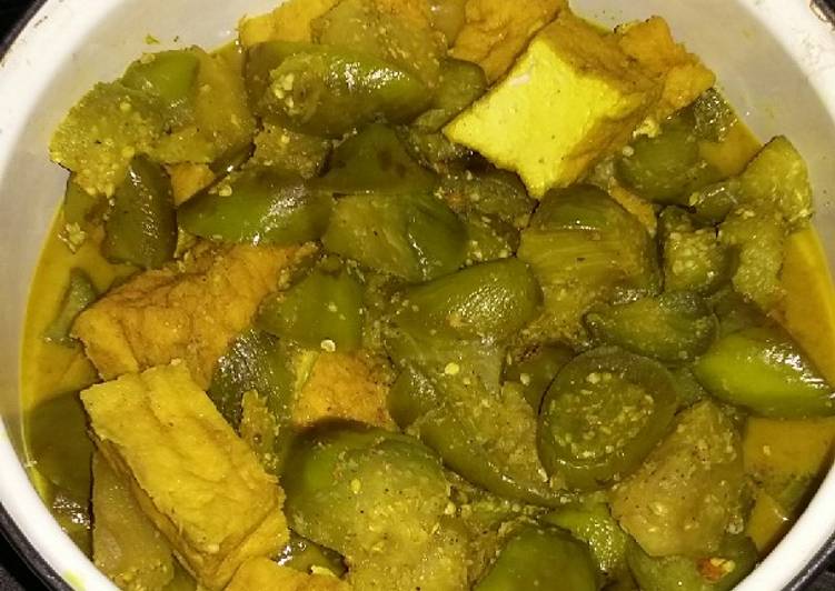 Terong ijo, tahu msak kuning Terong ijo, tahu msak kuning
