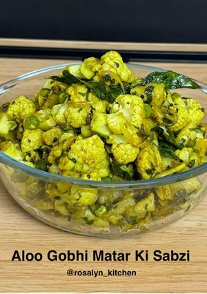 A picture of Aloo Gobhi Matar Ki Sabzi.