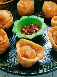 फ्राइड वेज मोमोस (fried veg momos recipe in hindi) रेसिपी मुख्य फोटो