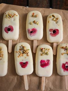 Una foto de Polos cheesecake con cerezas 🍒