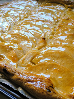 Una foto de Tarta de hojaldre y manzana