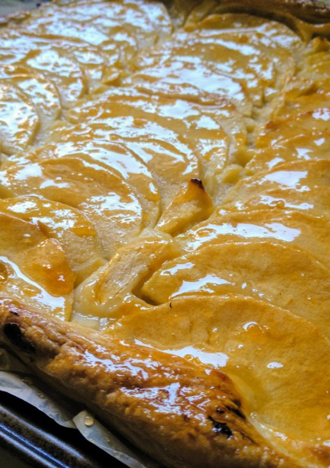 Una foto de Tarta de hojaldre y manzana