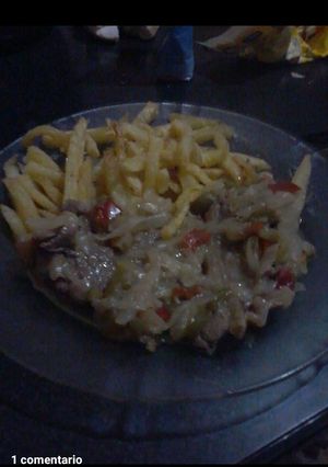 Una foto de Bife a la criolla con fritas