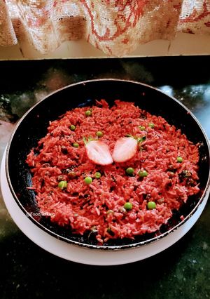 A picture of Beetroot, Green Peas Pulao.