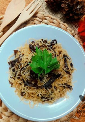 Foto resep Tumis bihun jamur kuping