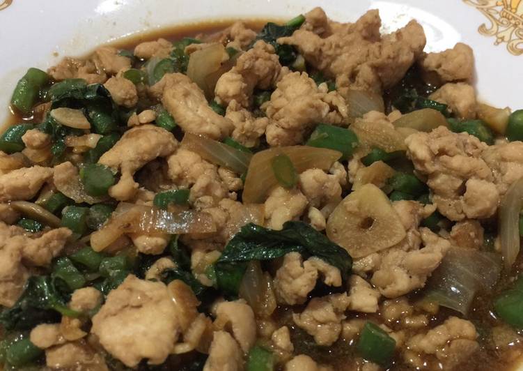 Bagaimana Membuat Thai chicken basil Anti Gagal