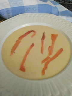 Una foto de Crema noruega con salmón ahumado